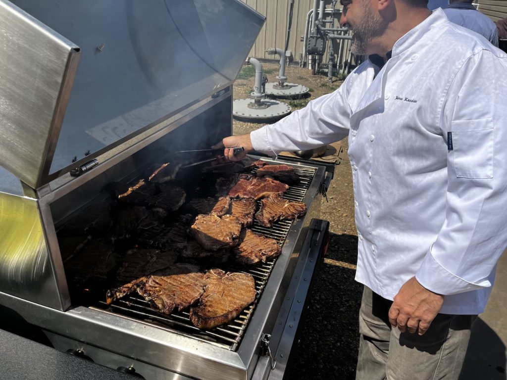 Mountain Pizza & Steakhouse | Edson & Whitecourt